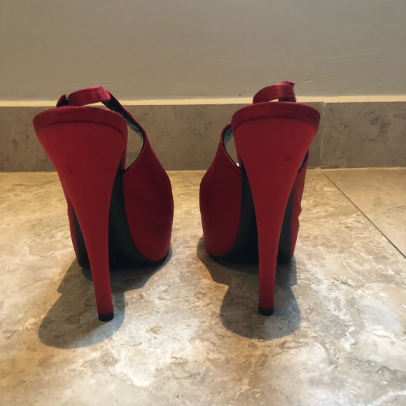 Giuseppe Zanotti Satin Platform Pump, Size 8 - Picture 3 of 7